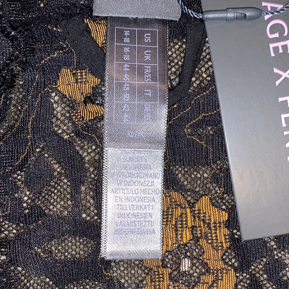 Savage X Fenty Black and Gold Lace Robe - Picture 8 of 9